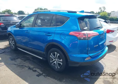 2018 Toyota Rav4 Le z USA, uszkodzony, nr VIN JTMZFREV3JJ731029